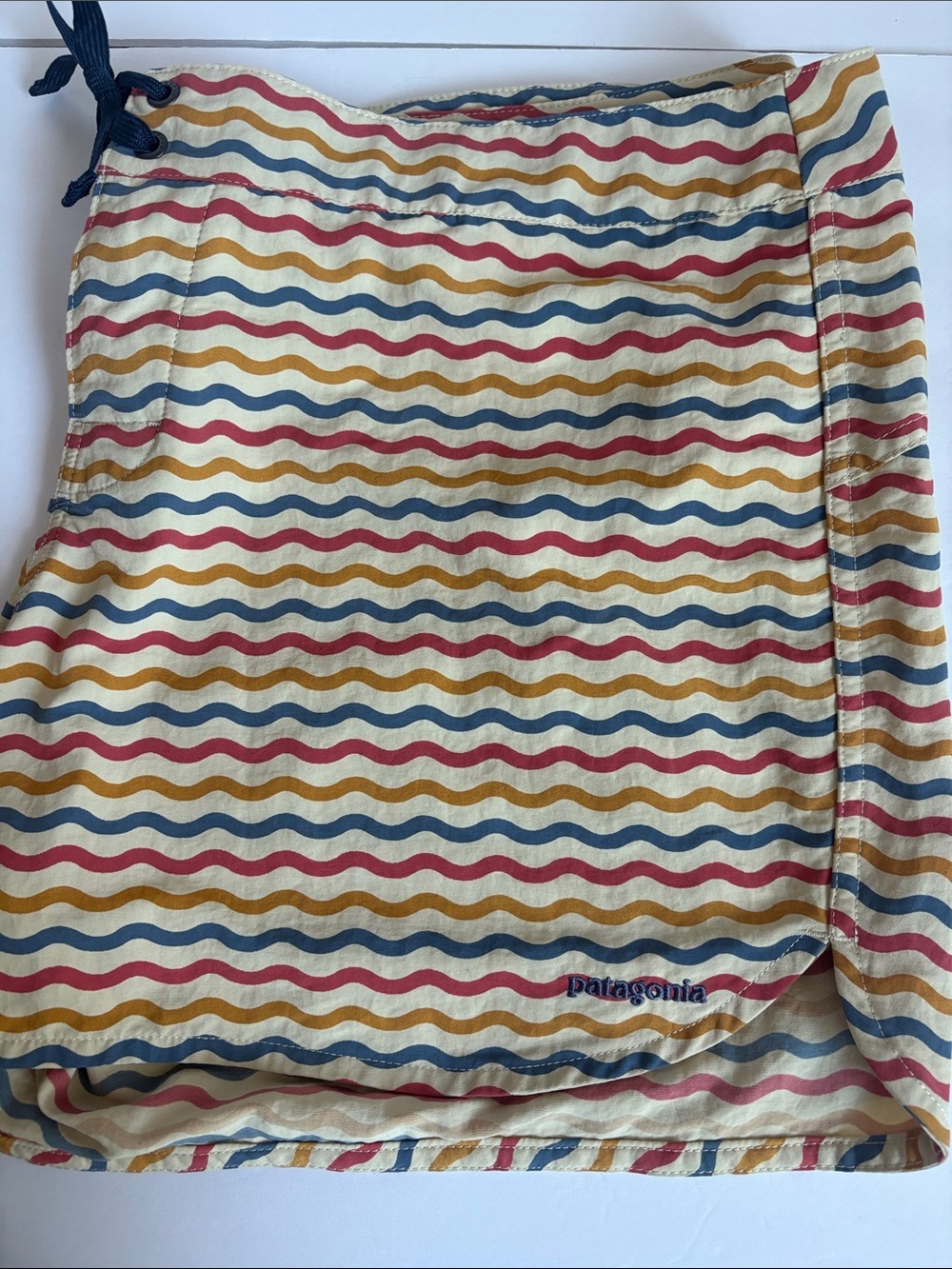 Patagonia Wavefarer board short 5” multicolor wavy stripe drawstring waist - Picture 16 of 16